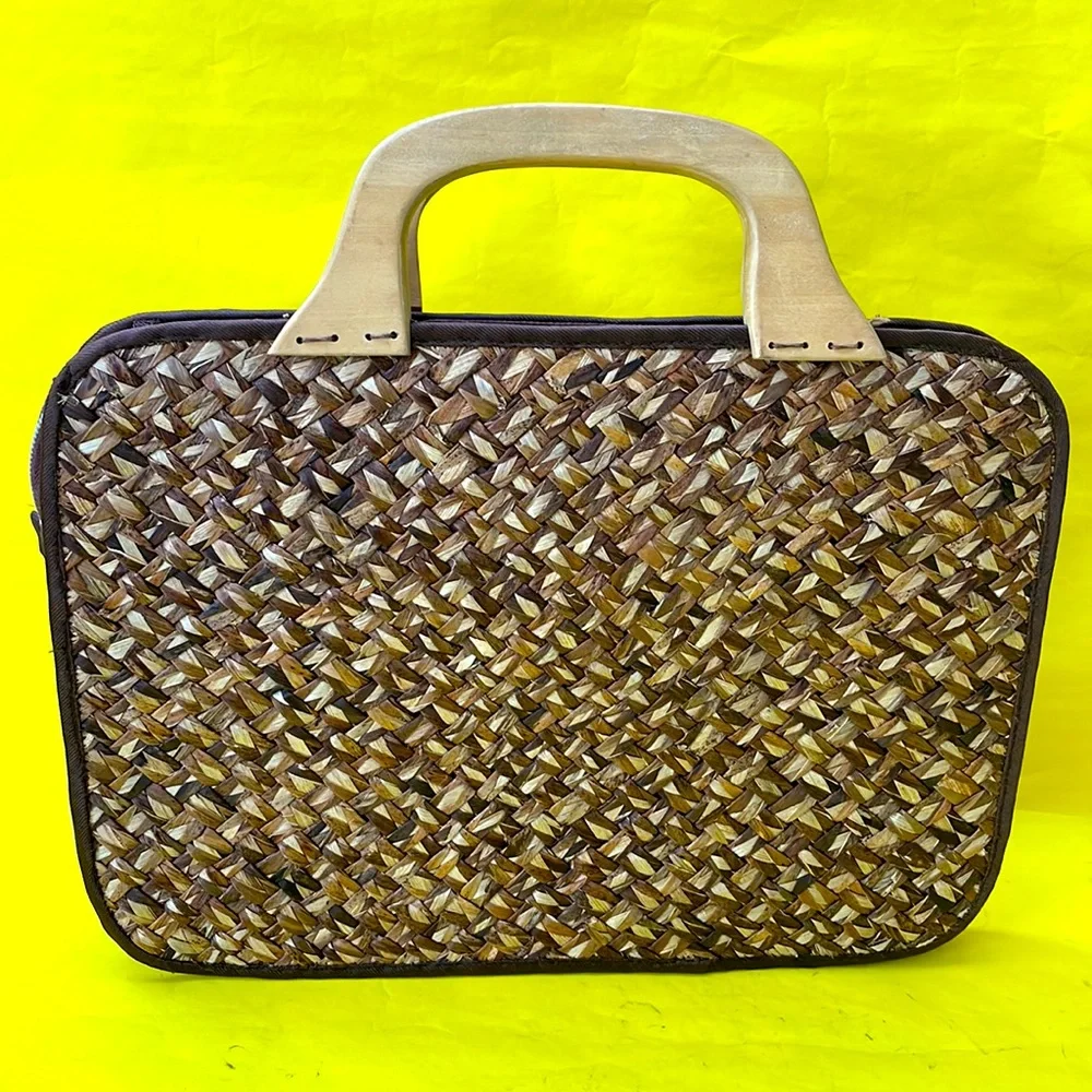 Vintage multicolored straw laptop bag